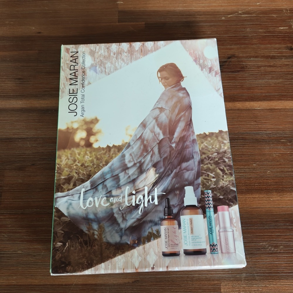 Josie Maran Argan Total Confidence Collection [Box Is Damaged] READ DESCRIPTION